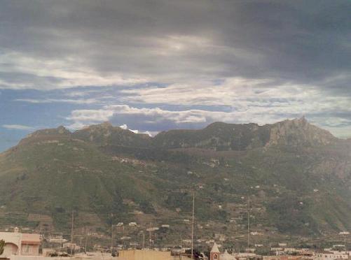 Il monte Epomeo visto da Forio d'Ischia